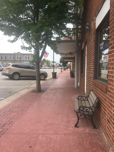 213 S Main St, Brookfield, MO 64628
